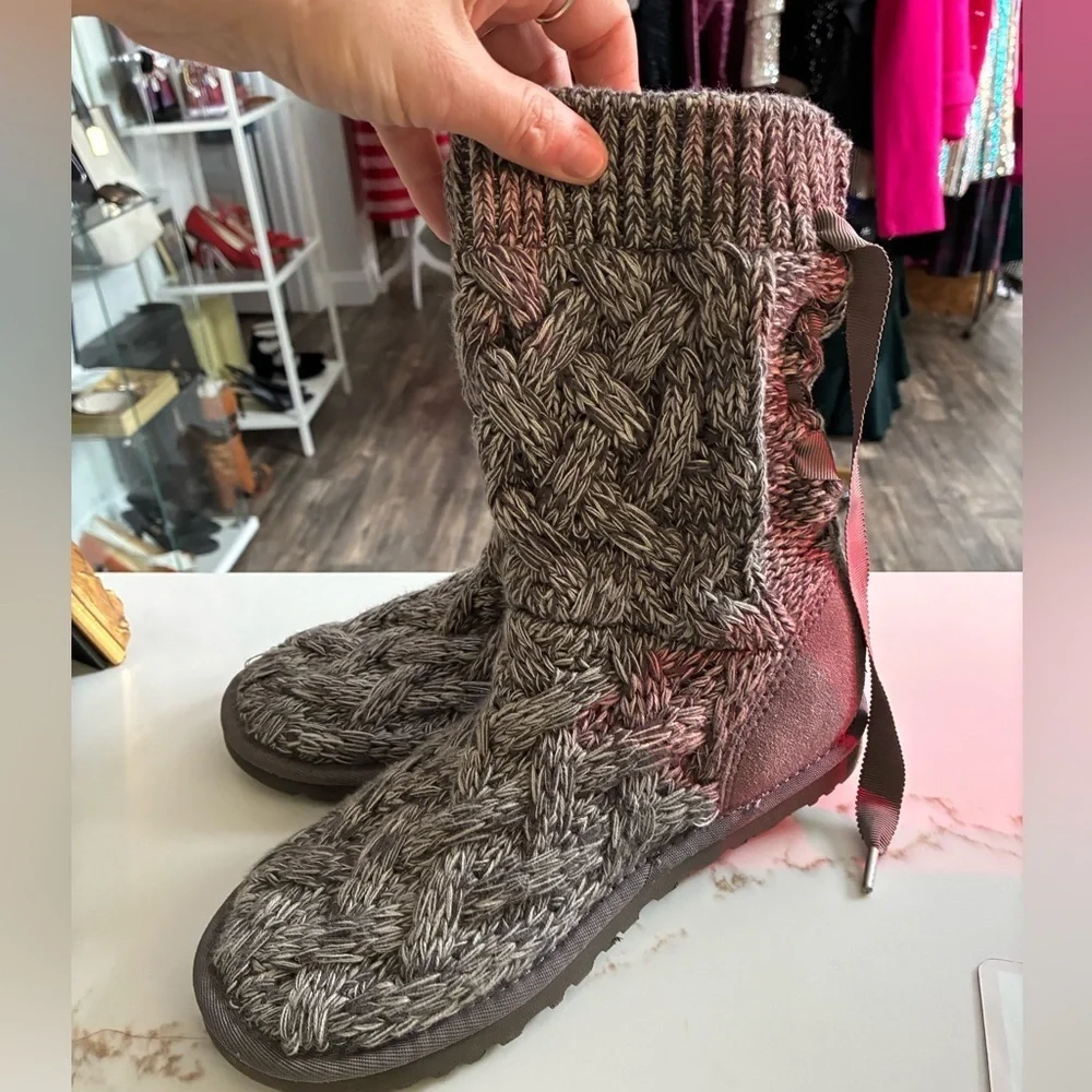 Ugg gray sock boots size 6 - Picture 1 of 4